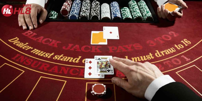 Bảng chiến thuật Blackjack giúp người chơi đưa ra quyết định chính xác.